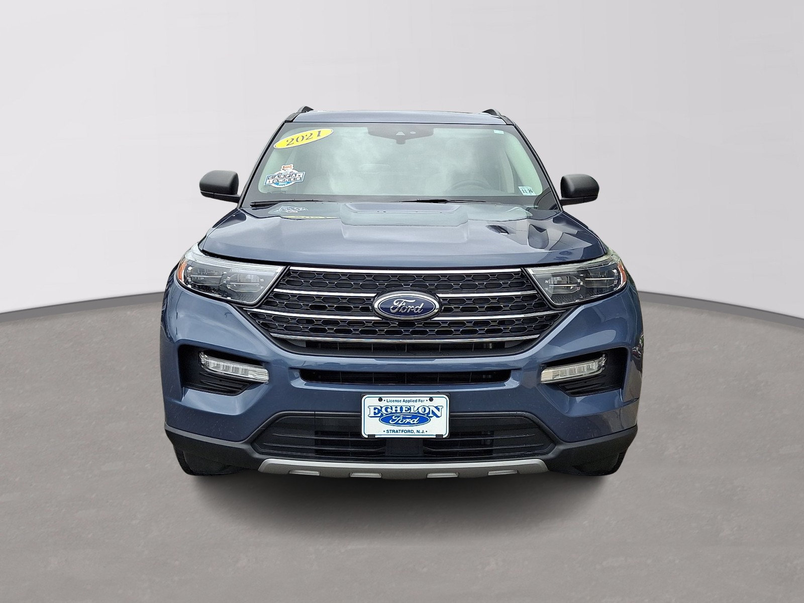 Certified 2021 Ford Explorer XLT w/ Equipment Group 202A AWD/4WD image 2