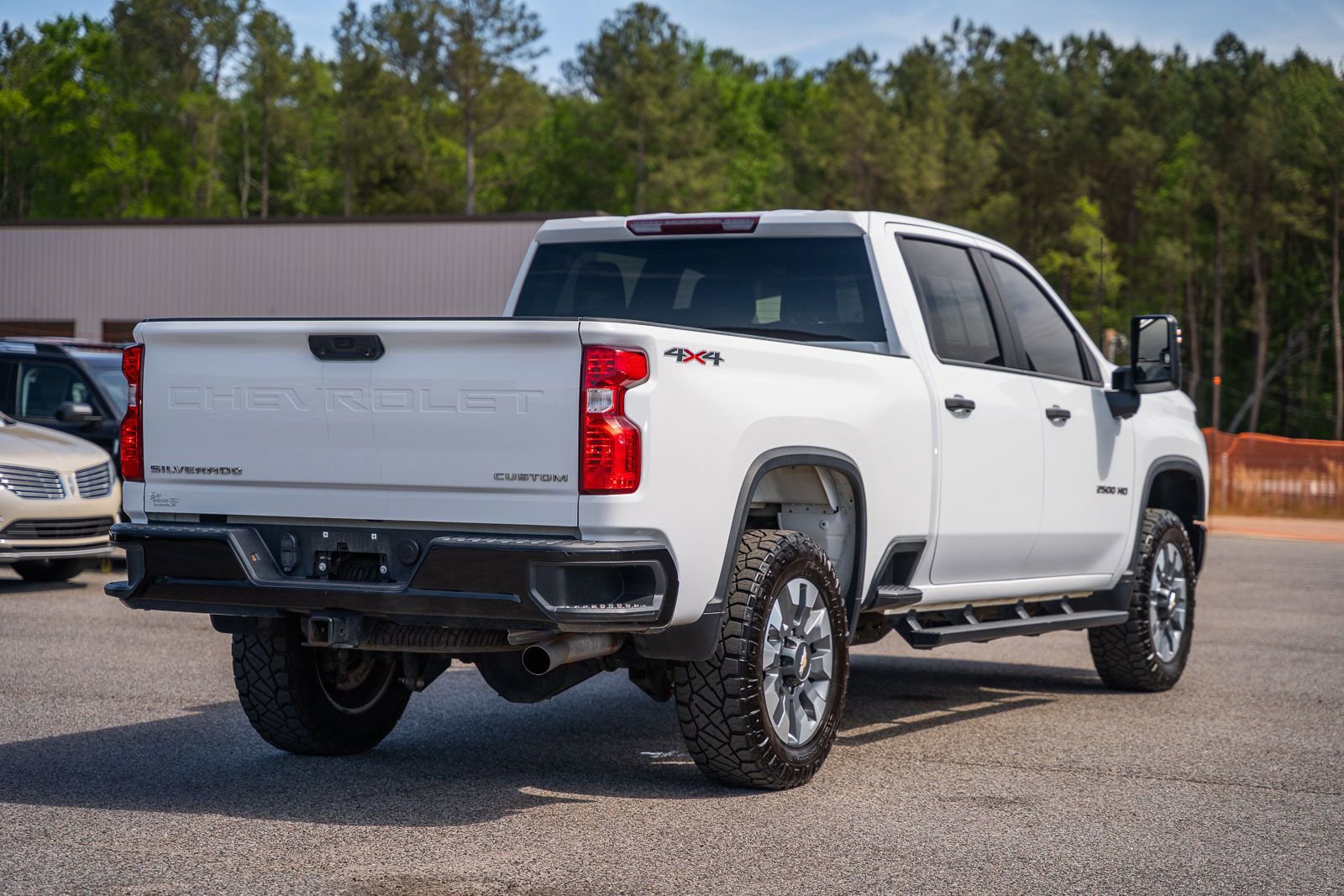 Used 2022 Chevrolet Silverado 2500 Custom w/ Custom Value Package image 5