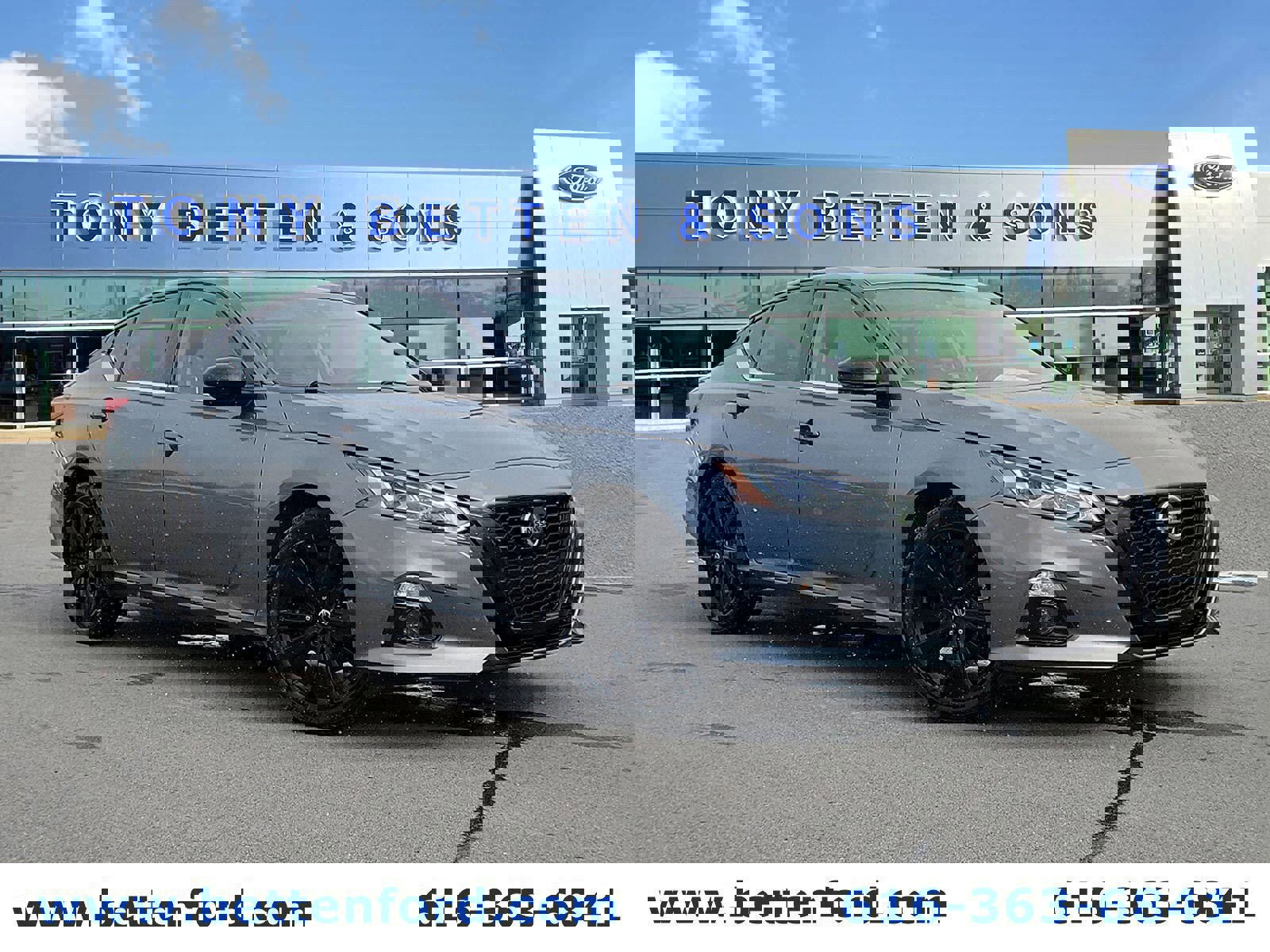 Used 2022 Nissan Altima 2.5 SR w/ Midnight Edition Package image 4