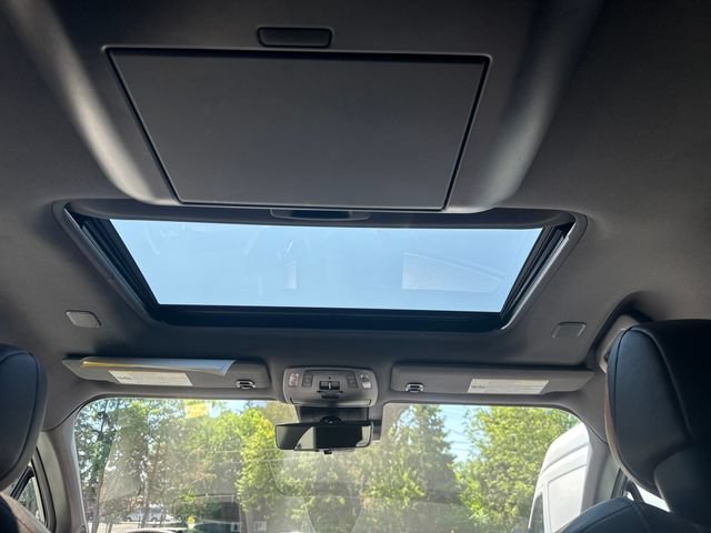 Used 2023 Toyota Sienna Platinum AWD/4WD image 33