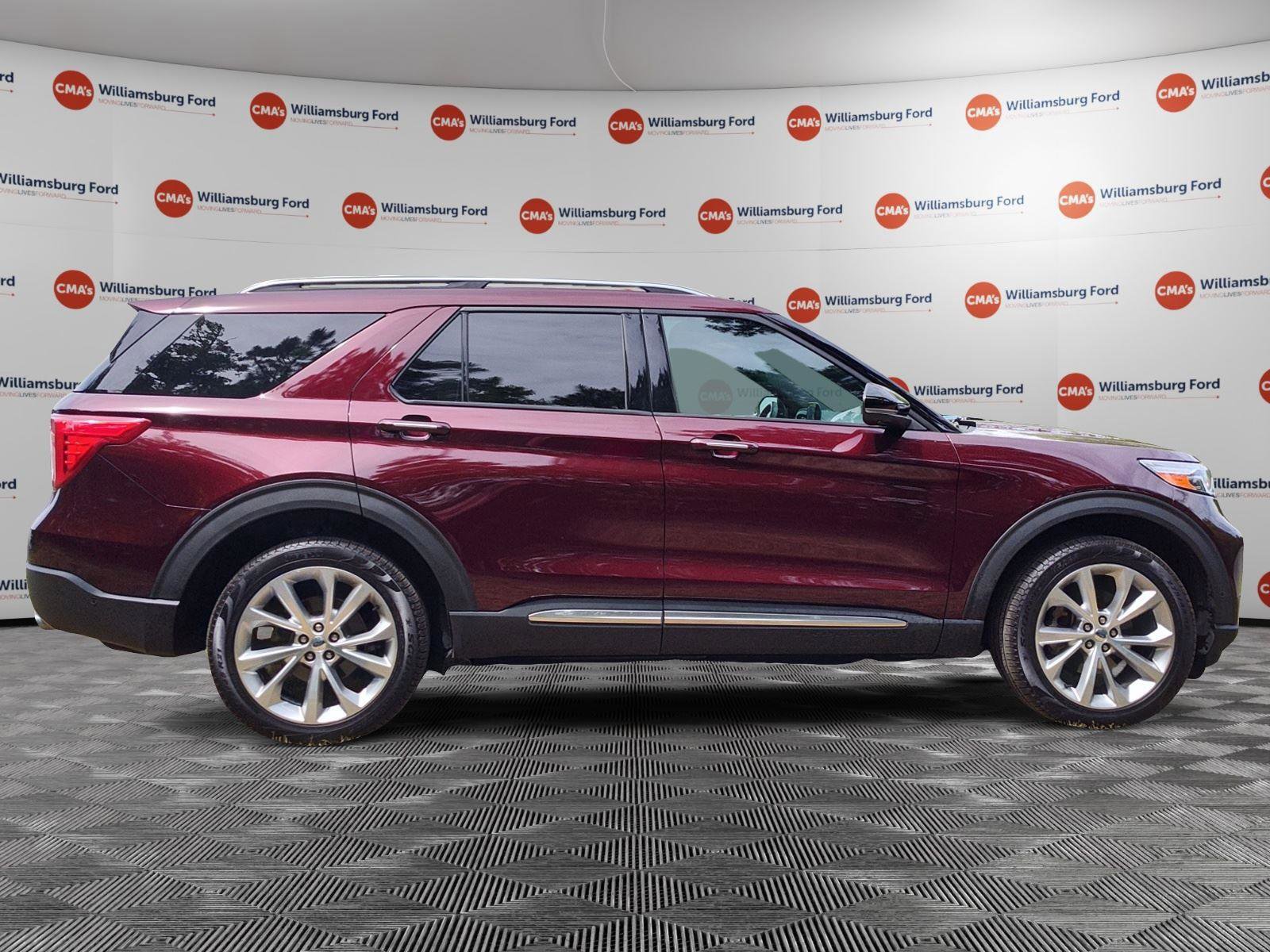 Certified 2022 Ford Explorer Platinum w/ Equipment Group 601A AWD/4WD image 6