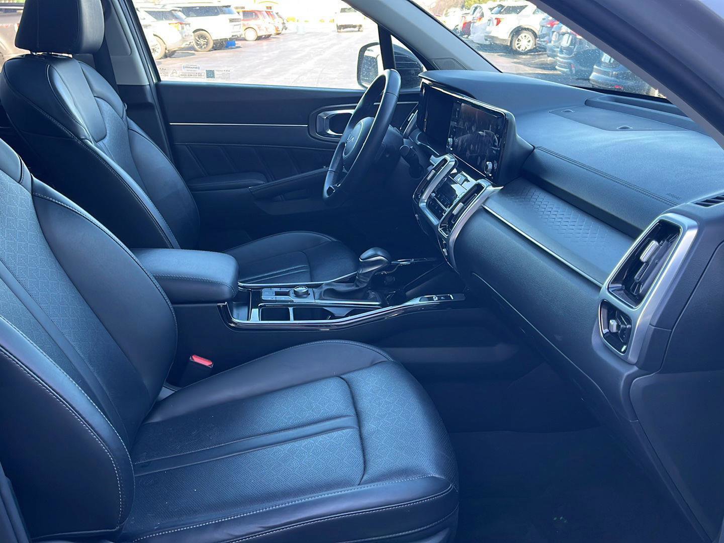 Used 2023 Kia Sorento SX image 14