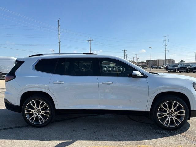 Used 2026 GMC Acadia Denali Ultimate FWD image 4