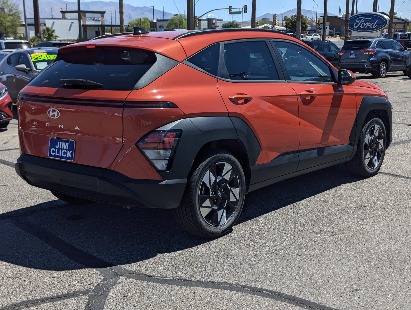 Used 2025 Hyundai Kona SEL FWD image 2