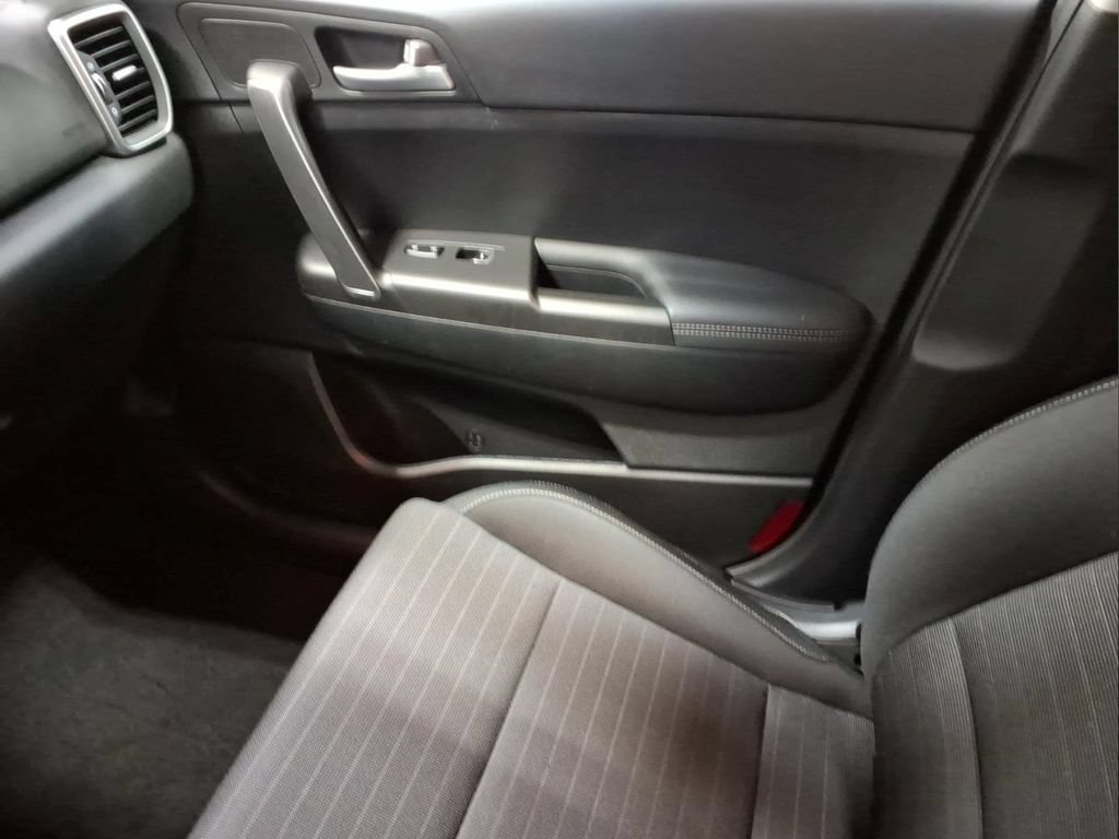 Used 2021 Kia Sportage LX w/ LX AWD Popular Package image 25