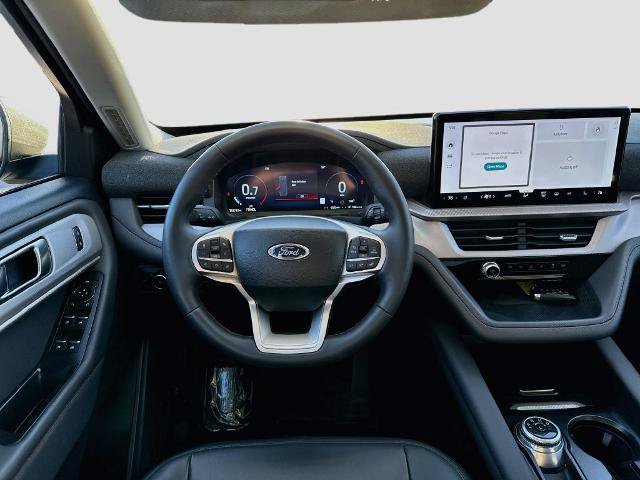 Certified 2025 Ford Explorer Active w/ Active Comfort Package AWD/4WD image 18