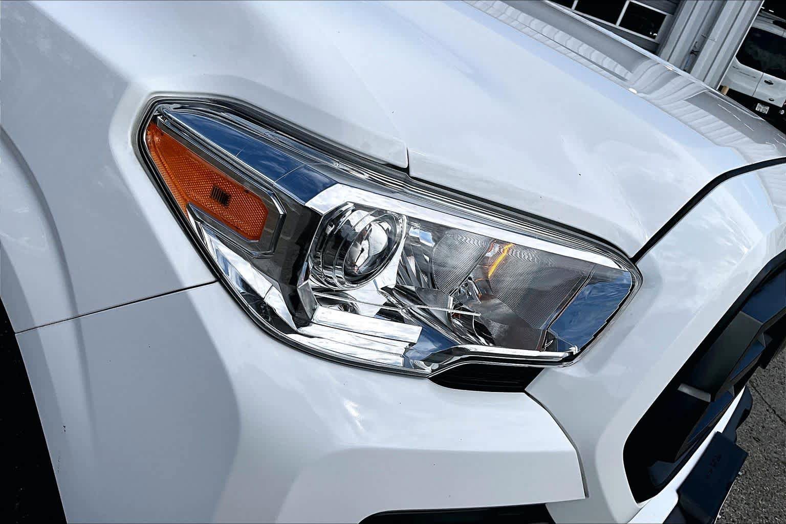 Used 2021 Toyota Tacoma SR w/ SR Convenience Package RWD image 27