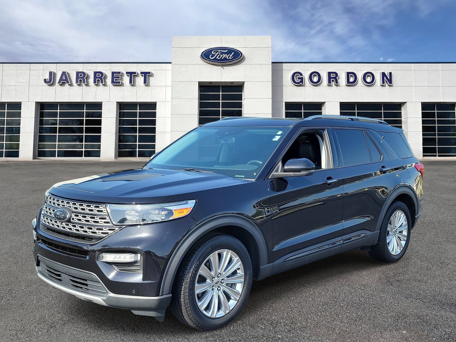 Certified 2021 Ford Explorer Limited w/ Equipment Group 301A RWD image 2