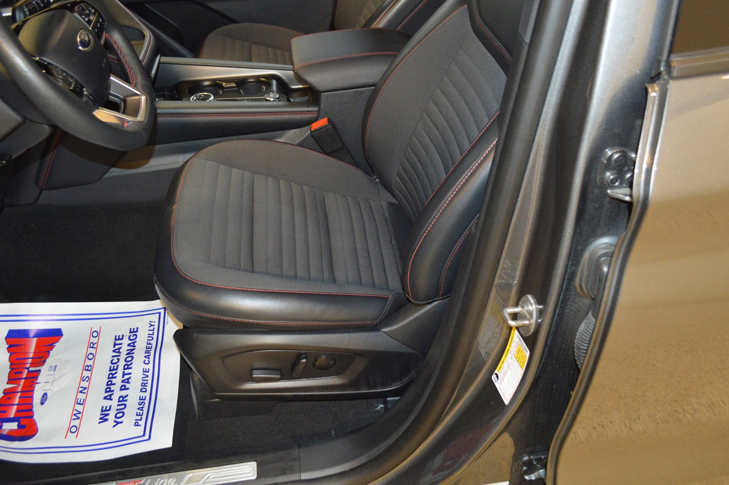 Certified 2025 Ford Explorer ST-Line w/ ST-Line Street Pack AWD/4WD image 16