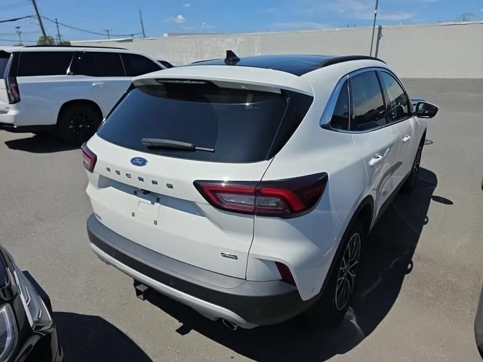 Certified 2023 Ford Escape SE w/ PHEV Premium Package FWD image 3