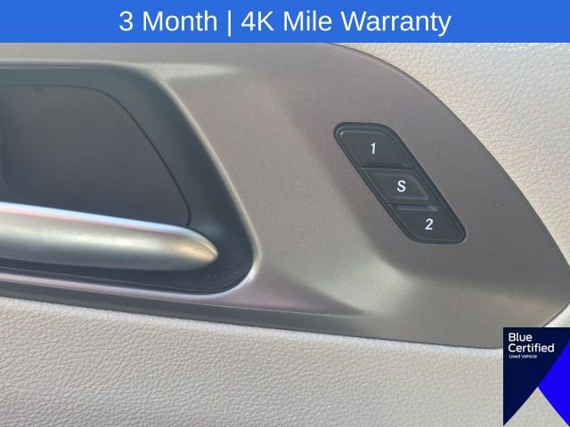 Used 2023 Chrysler Pacifica Touring-L FWD image 26