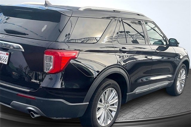 Certified 2022 Ford Explorer Limited w/ Hybrid Equipment Group 310A image 4