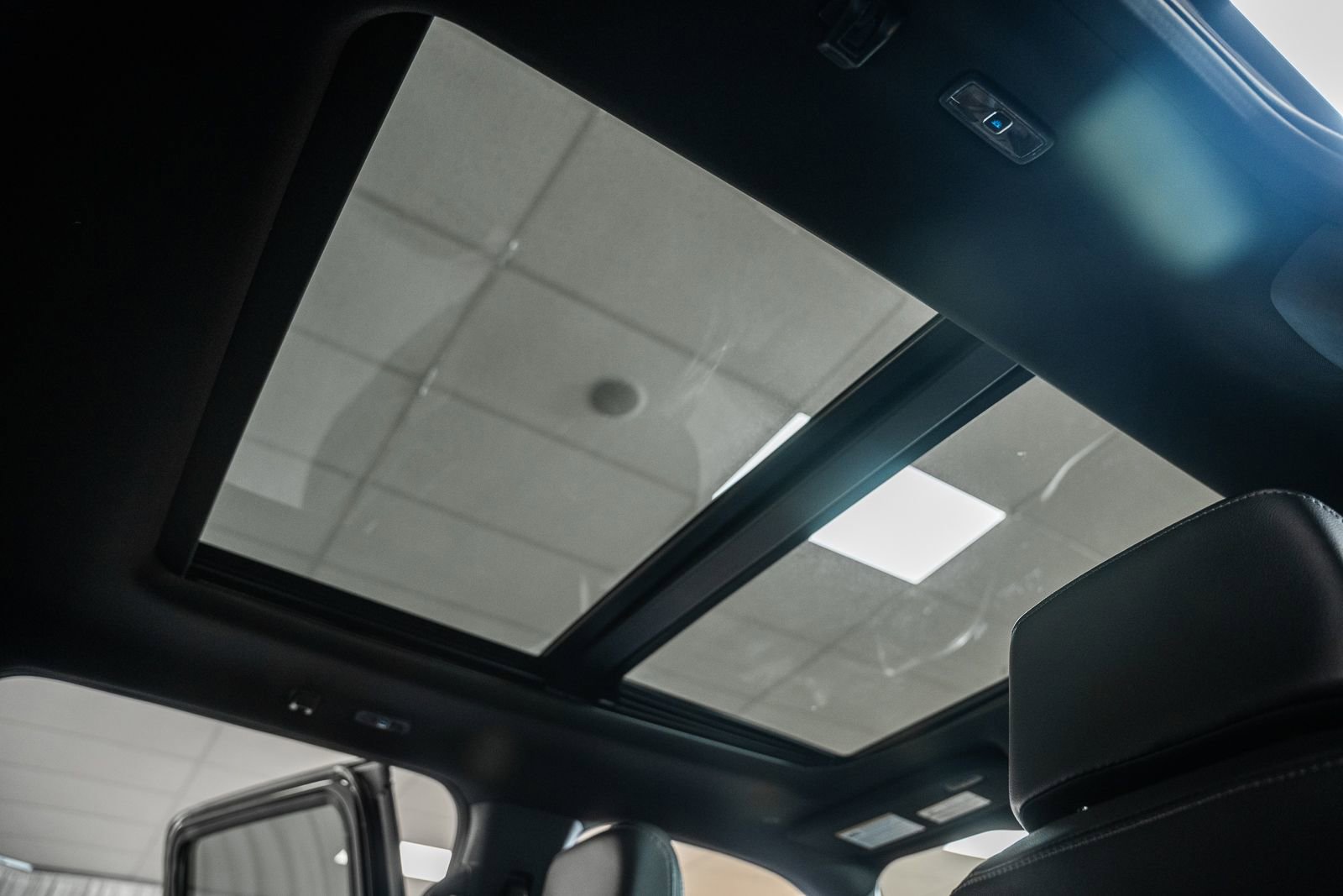 Certified 2023 Ford F150 Lariat w/ Equipment Group 502A High image 45