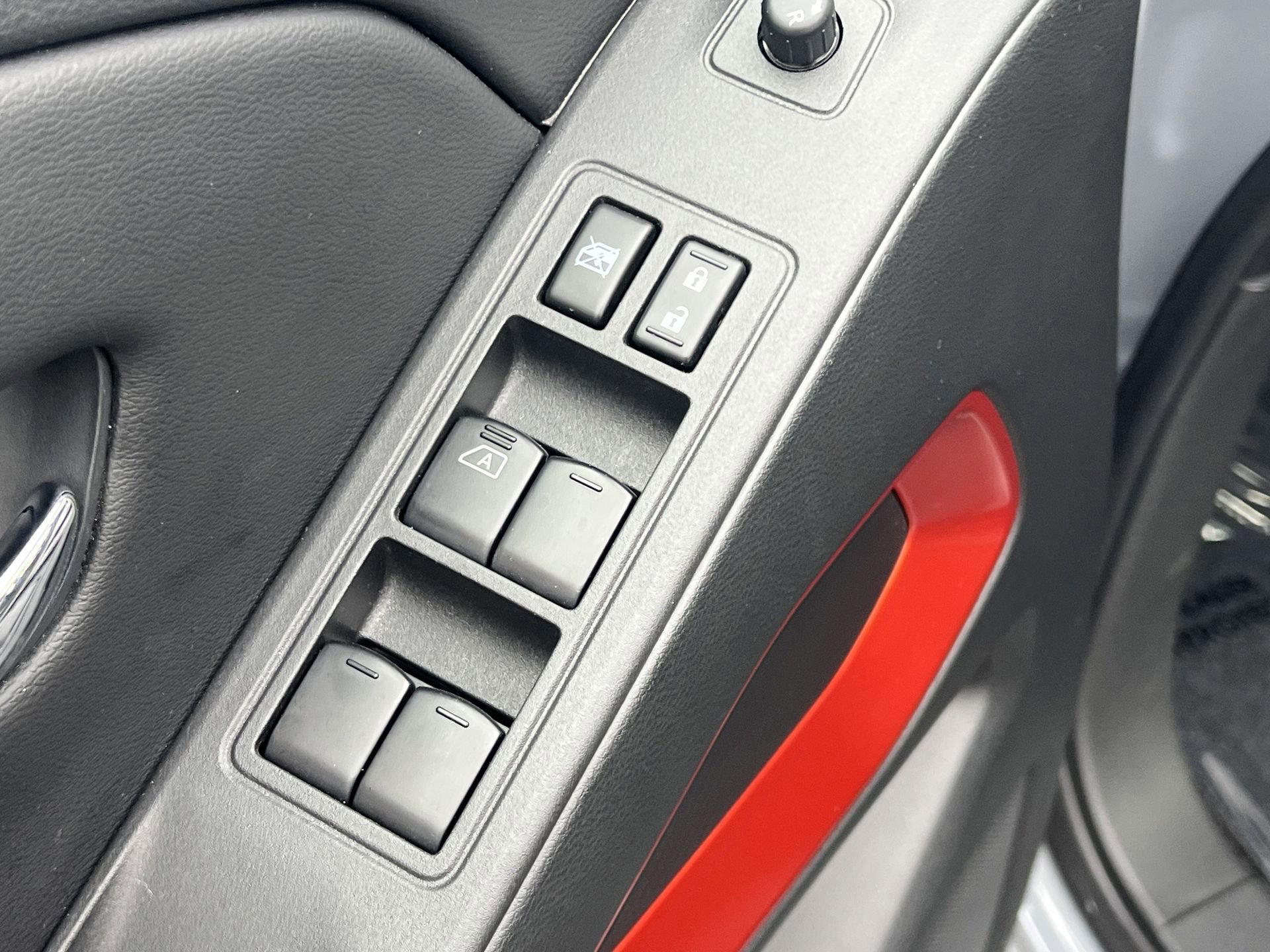 Used 2025 Nissan Frontier PRO-4X image 19