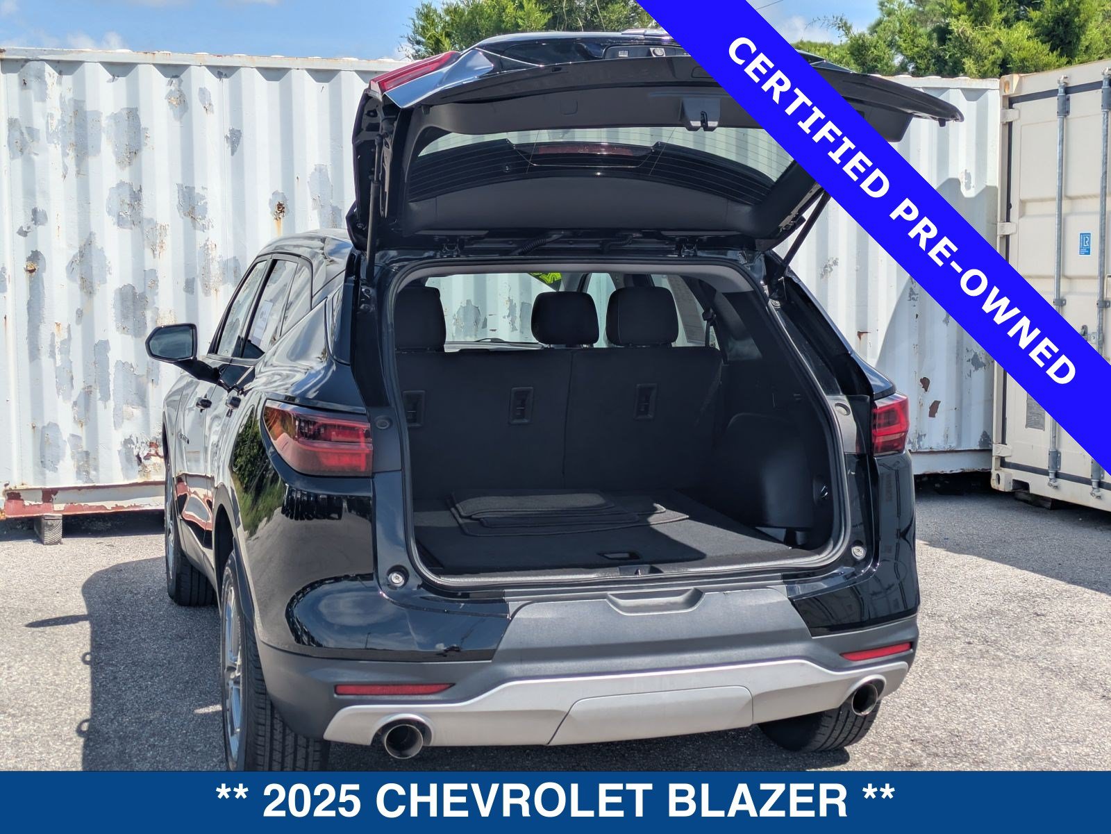 Used 2025 Chevrolet Blazer LT FWD image 14