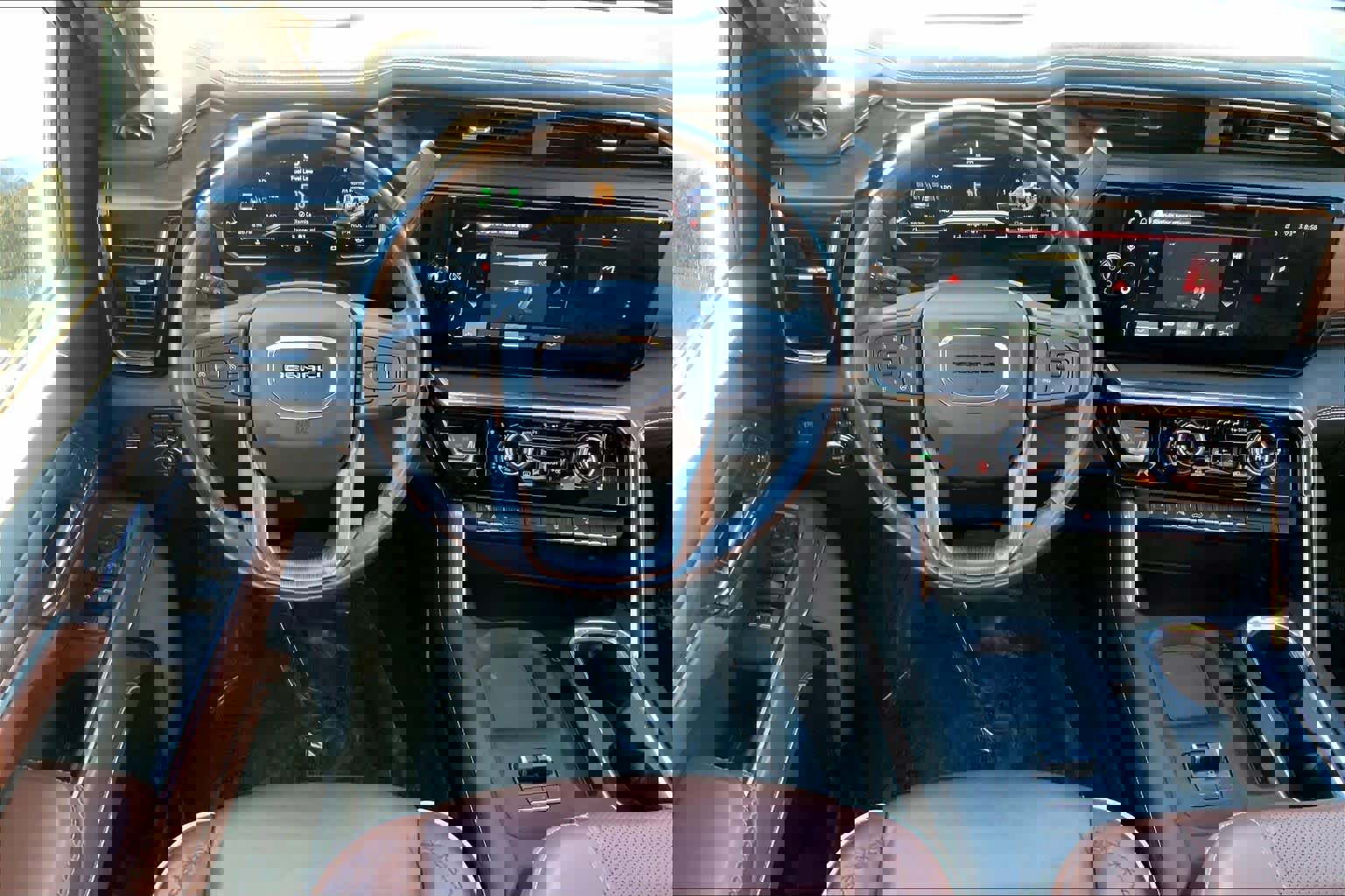 Used 2024 GMC Sierra 2500 Denali Ultimate image 8