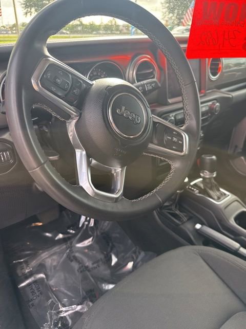 Used 2023 Jeep Gladiator Overland AWD/4WD image 7