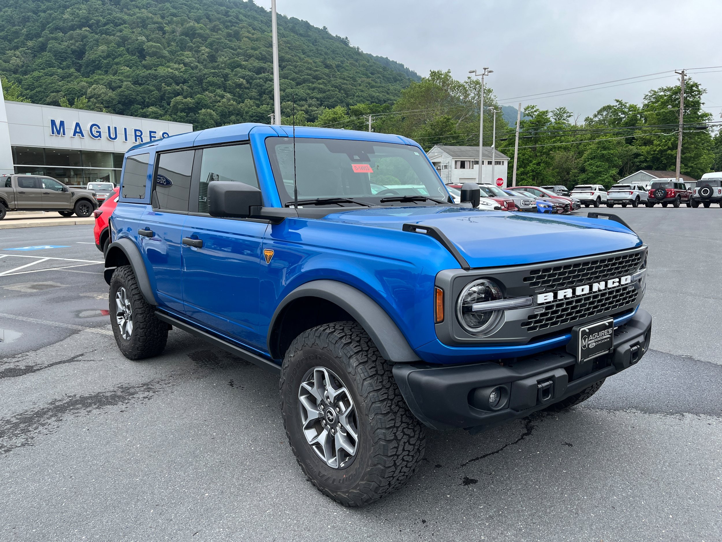 Certified 2025 Ford Bronco Badlands AWD/4WD image 4