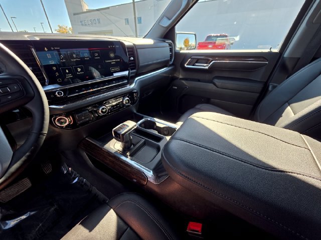 Used 2024 GMC Sierra 1500 Elevation w/ Elevation Premium Package AWD/4WD image 25