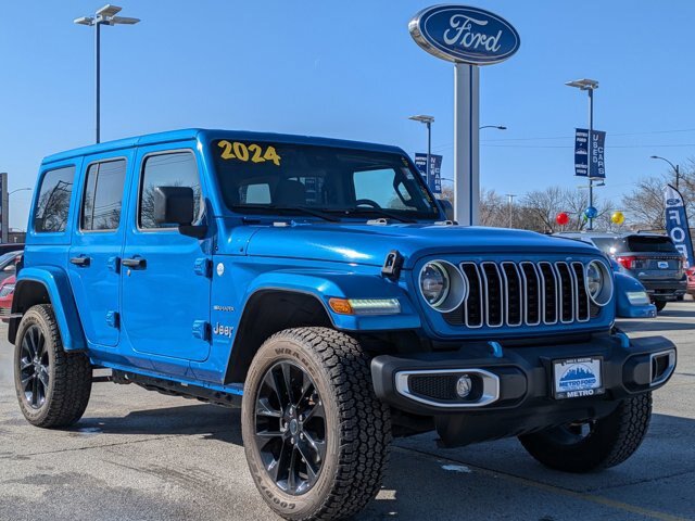 Used 2024 Jeep Wrangler Unlimited Sahara AWD/4WD image 2