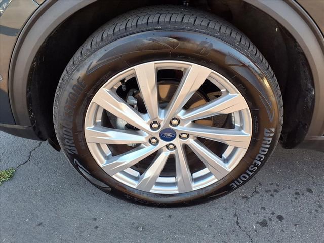Certified 2022 Ford Escape Titanium w/ Titanium Elite Package AWD/4WD image 11
