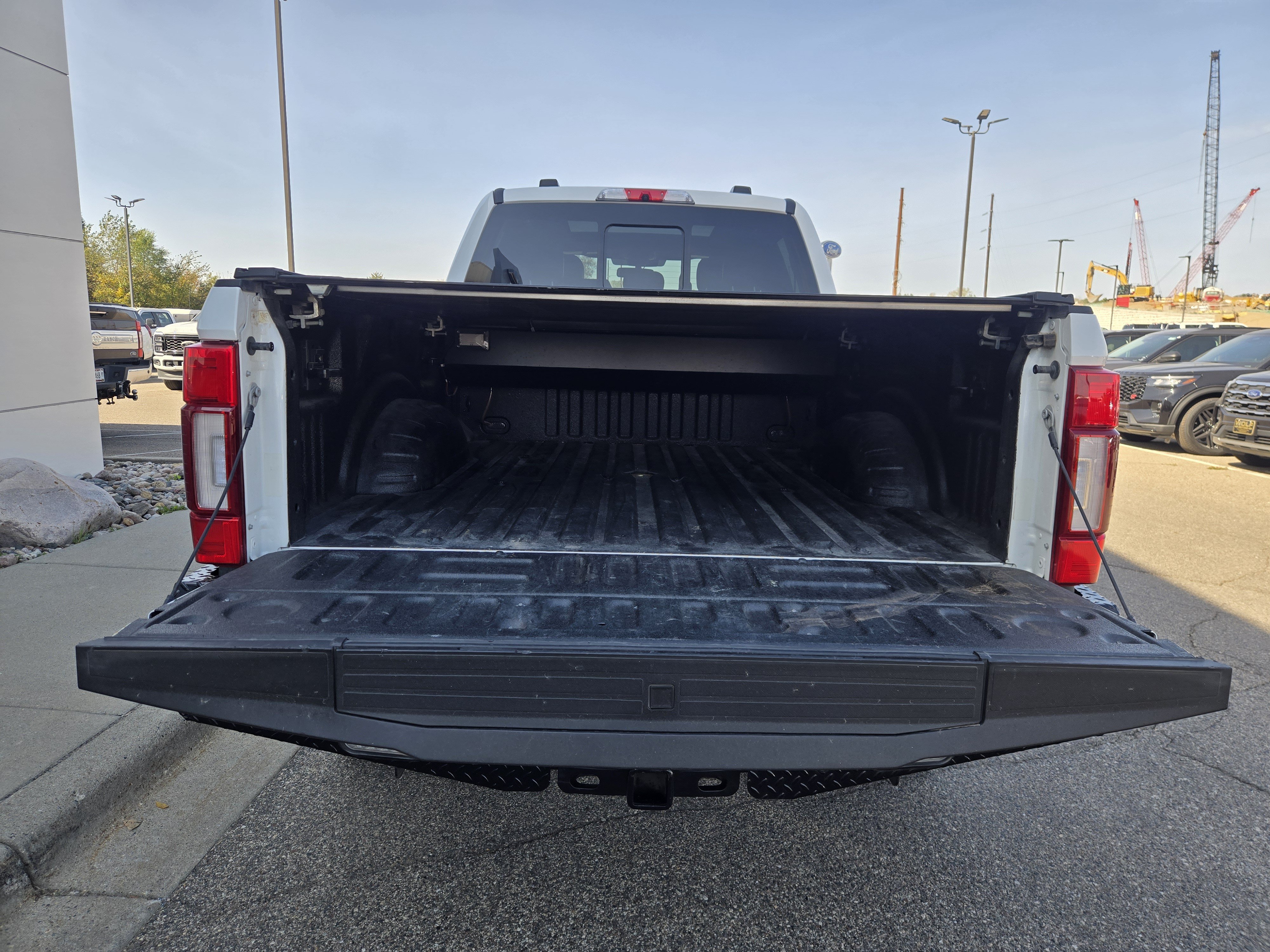 Certified 2022 Ford F250 Platinum w/ FX4 Off-Road Package AWD/4WD image 13