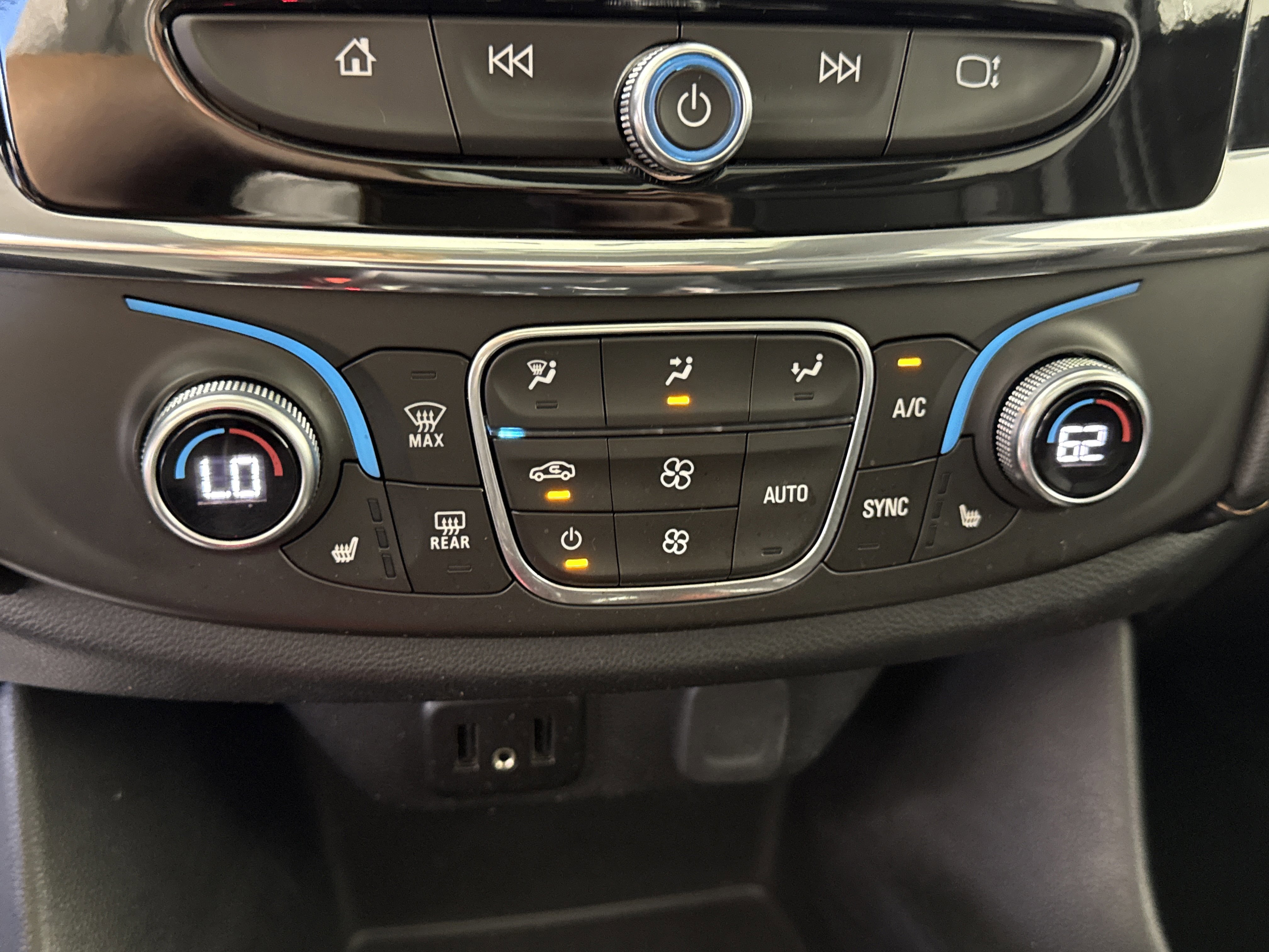 Used 2018 Chevrolet Traverse LT image 22