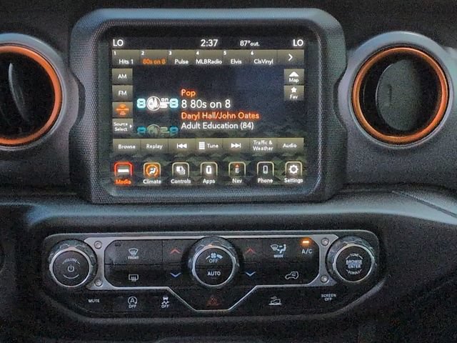 Used 2022 Jeep Gladiator Mojave w/ LED Lighting Group AWD/4WD image 18