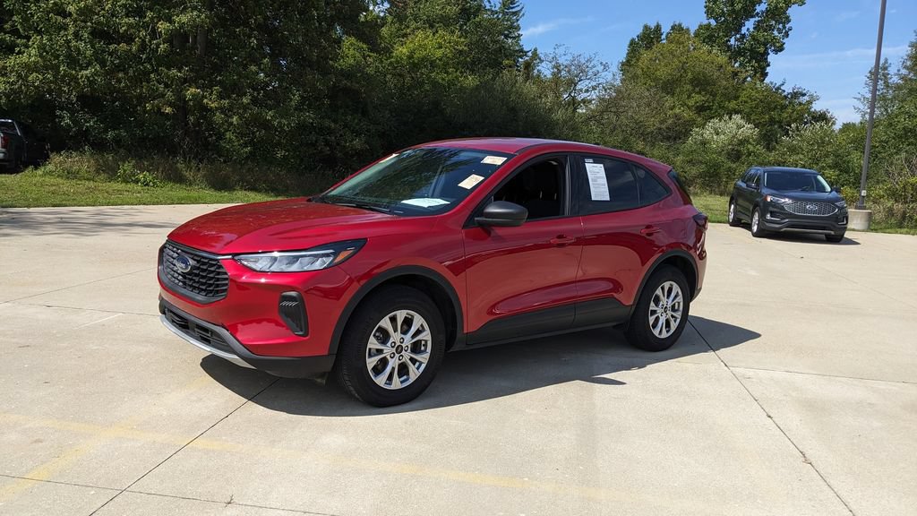 Certified 2025 Ford Escape Active w/ Cold Weather Package AWD/4WD image 7