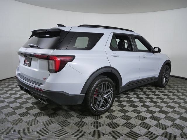 Certified 2026 Ford Explorer ST AWD/4WD image 9