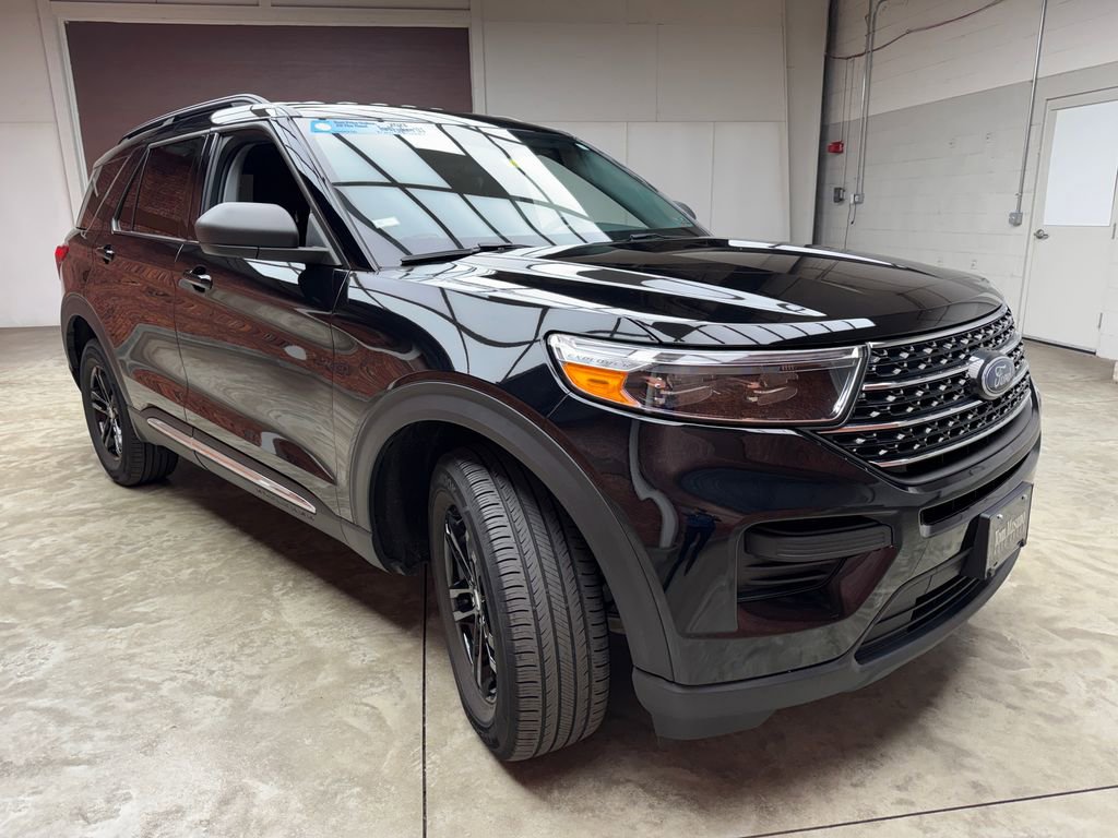 Certified 2023 Ford Explorer XLT w/ Class IV Trailer Tow Package AWD/4WD image 8