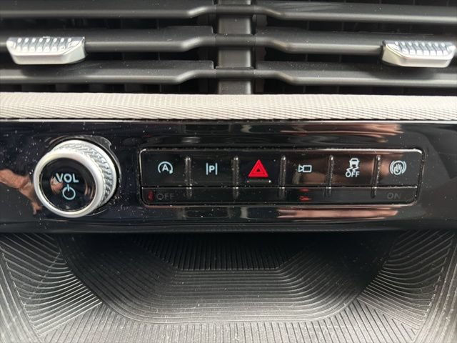 Certified 2025 Ford Explorer Active AWD/4WD image 23