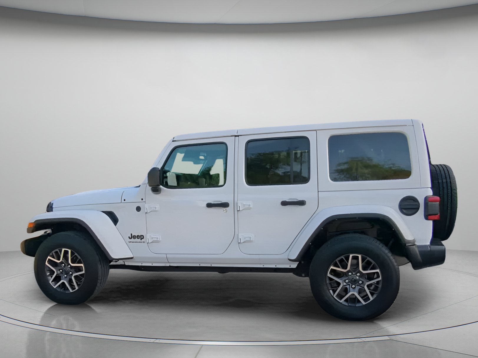 Used 2025 Jeep Wrangler Unlimited Sahara AWD/4WD image 17