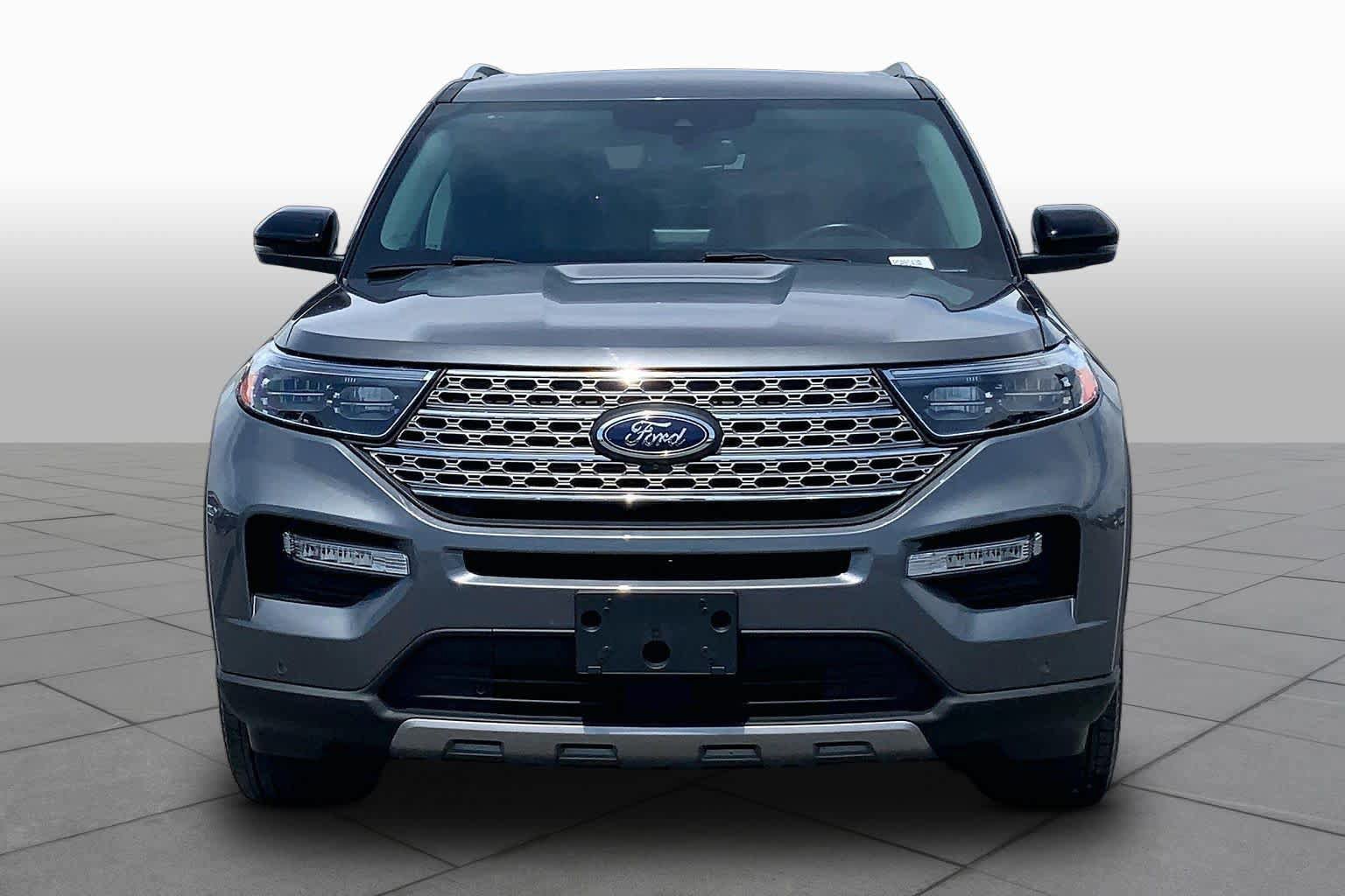 Certified 2024 Ford Explorer Limited w/ Limited Technology Package RWD image 6