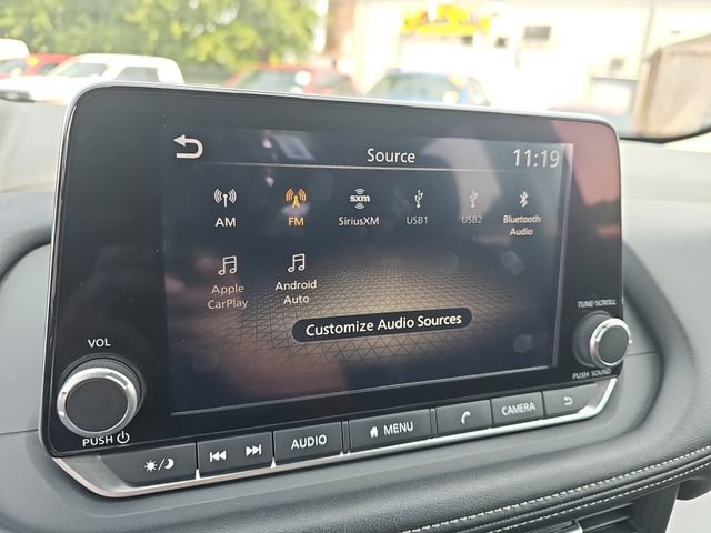 Used 2025 Nissan Rogue SV FWD image 24