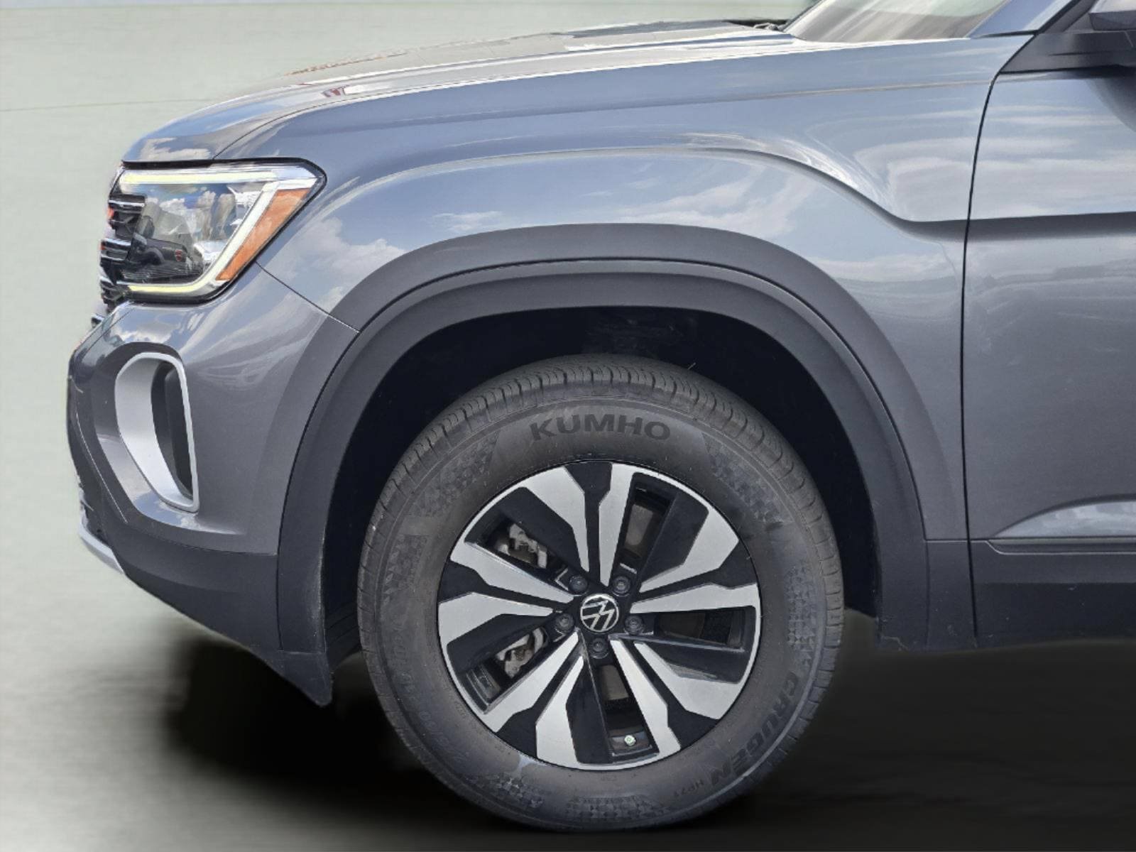 Used 2024 Volkswagen Atlas SE FWD image 9