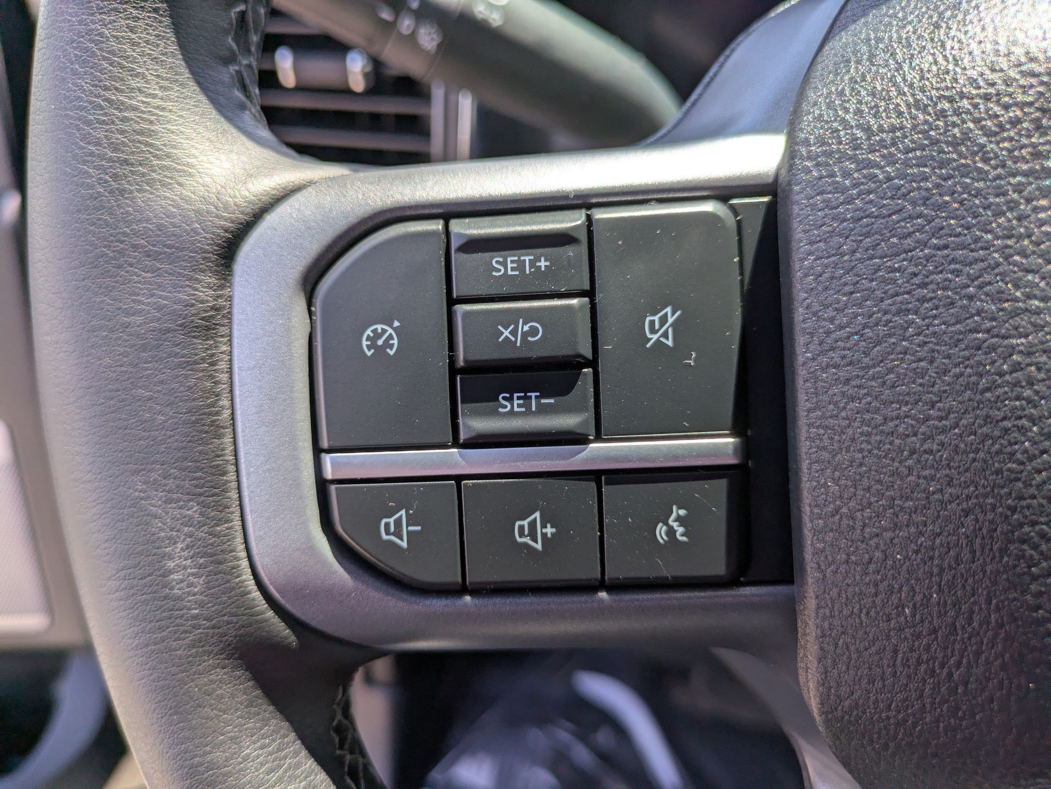 Certified 2025 Ford F250 Lariat AWD/4WD image 17
