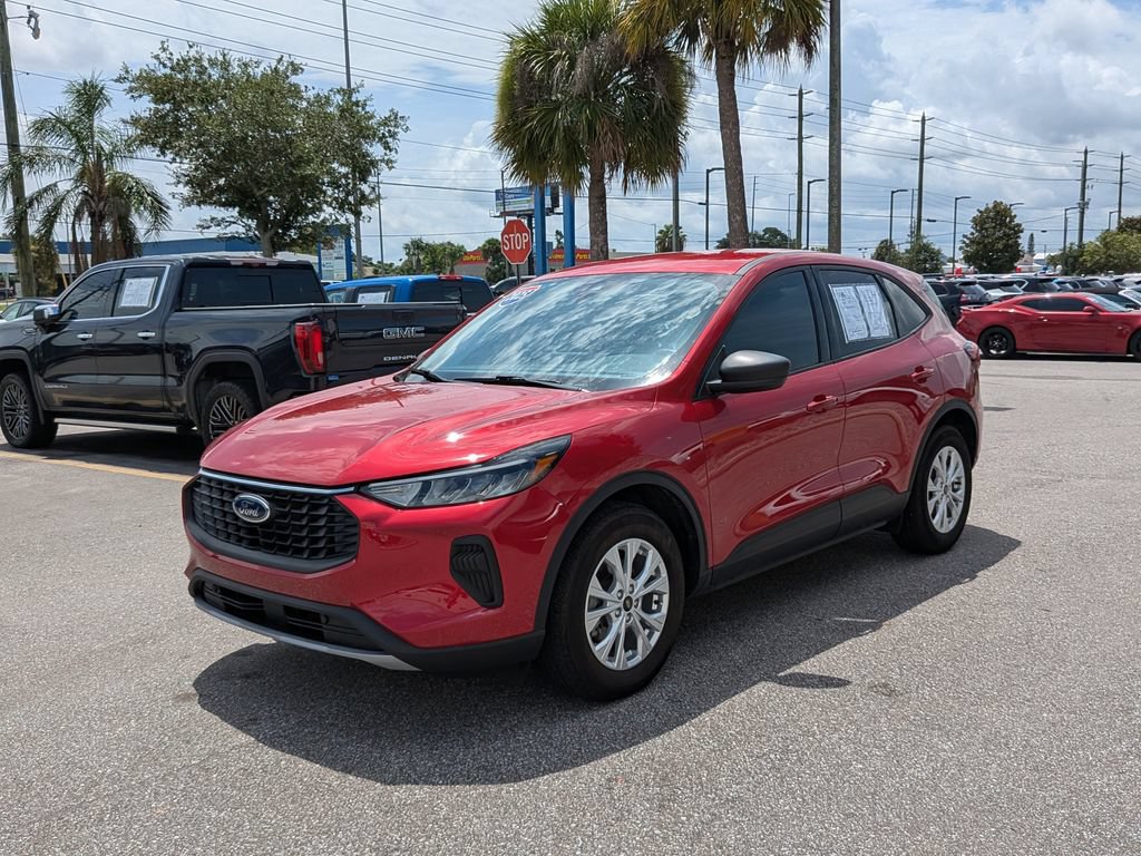 Certified 2025 Ford Escape Active w/ Tech Pack #1 FWD image 3