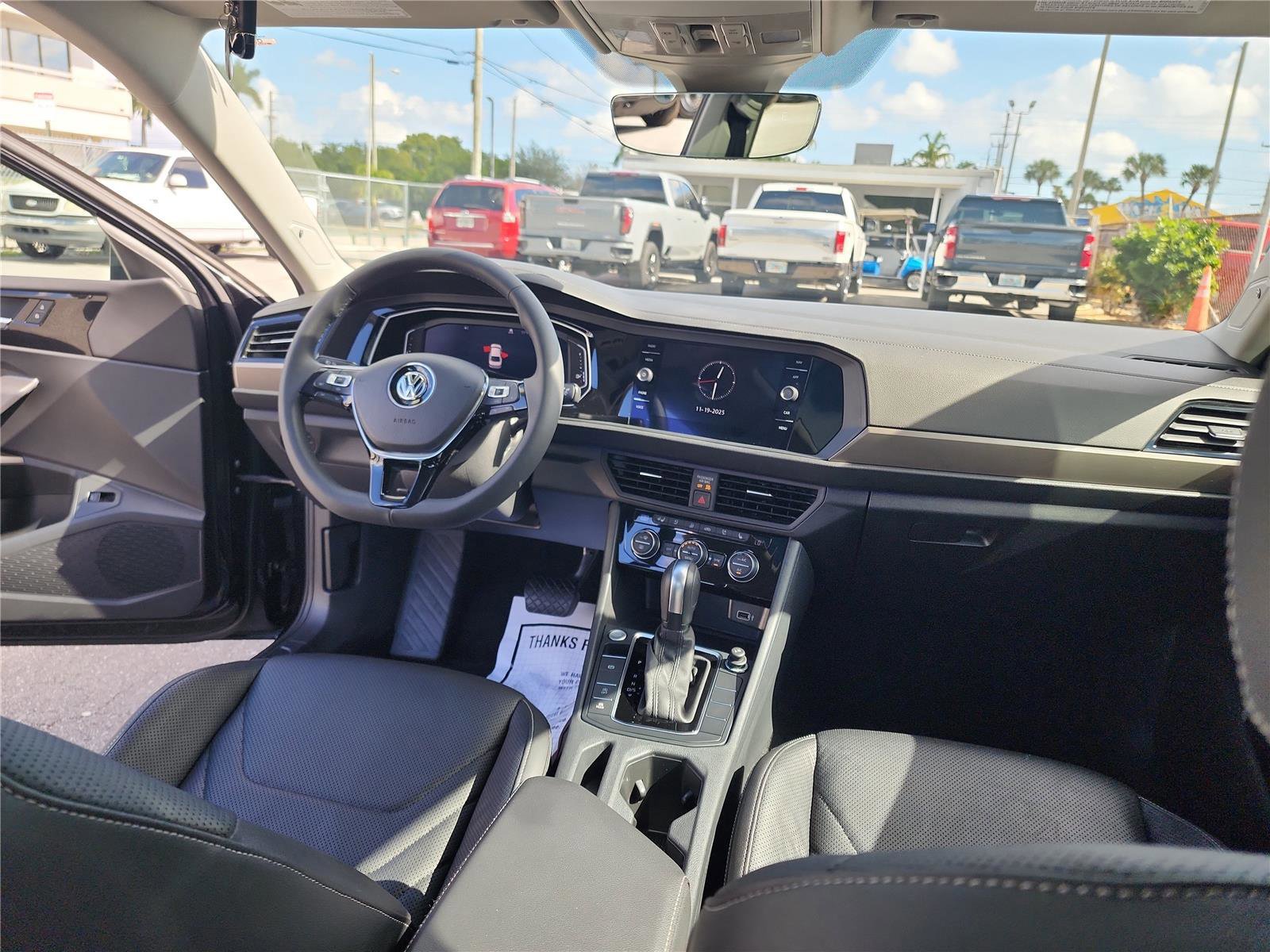 Used 2020 Volkswagen Jetta SEL Premium image 25