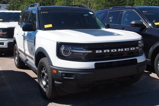 Certified 2023 Ford Bronco Sport Outer Banks AWD/4WD image 2