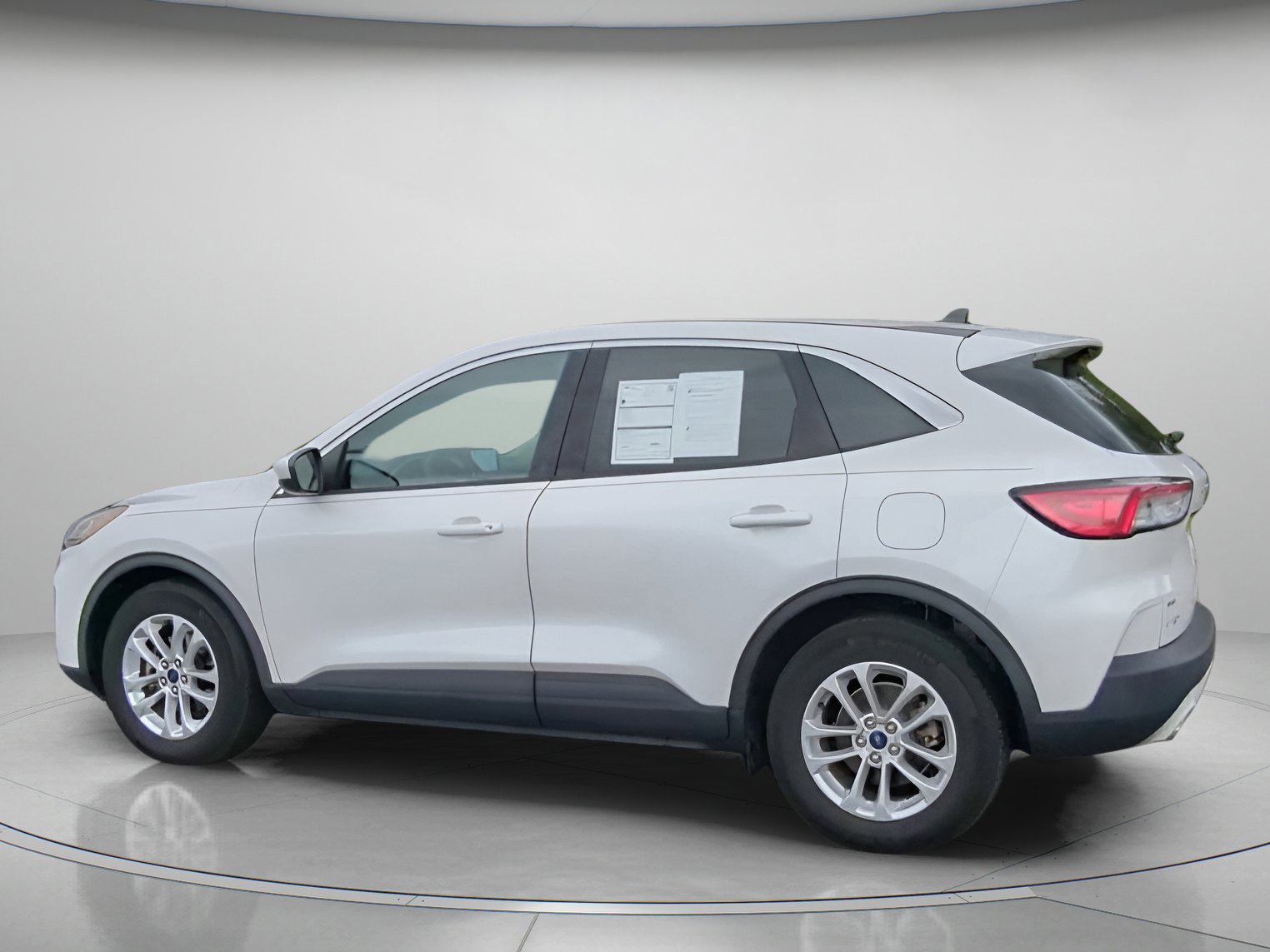 Certified 2020 Ford Escape SE image 10