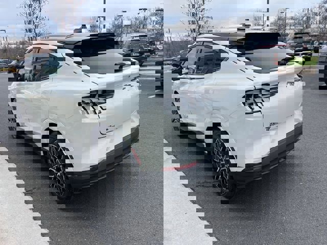 Certified 2025 Ford Mustang Mach-E Premium image 3