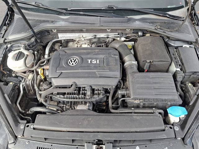 Used 2017 Volkswagen GTI SE image 28