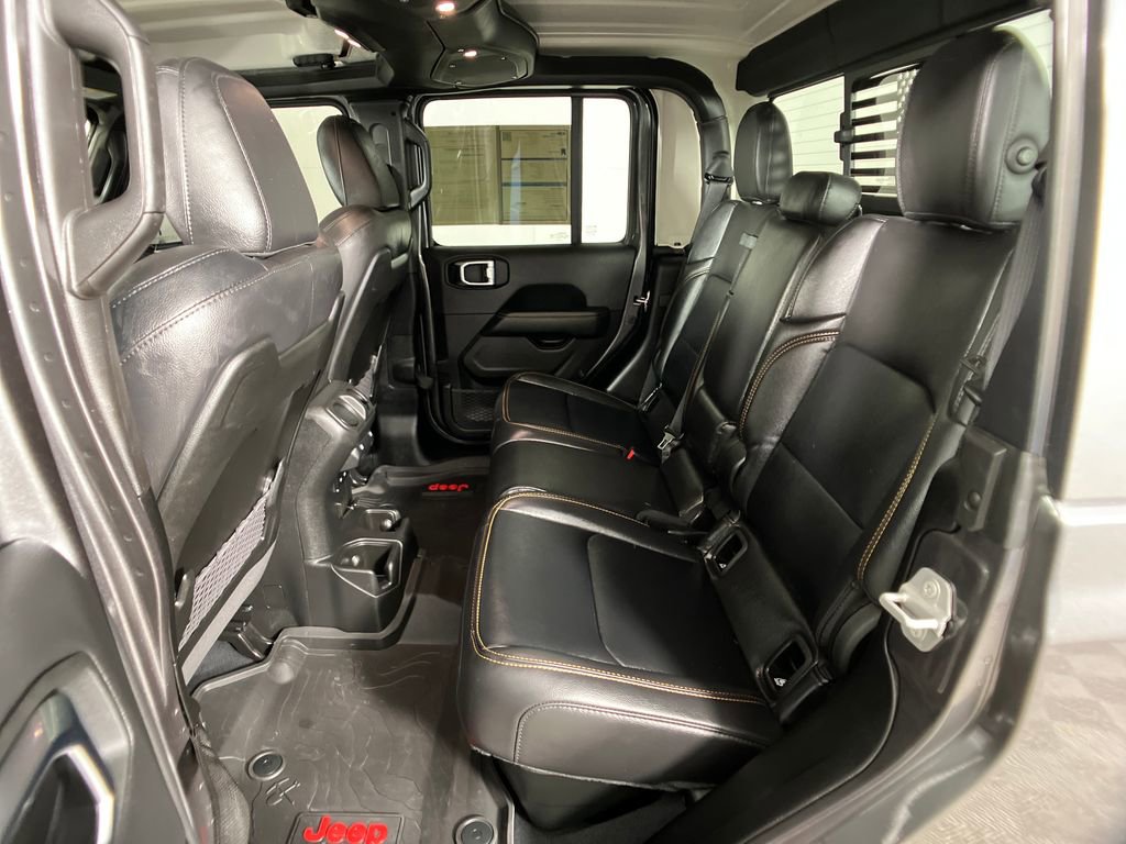 Used 2025 Jeep Gladiator Sport image 31