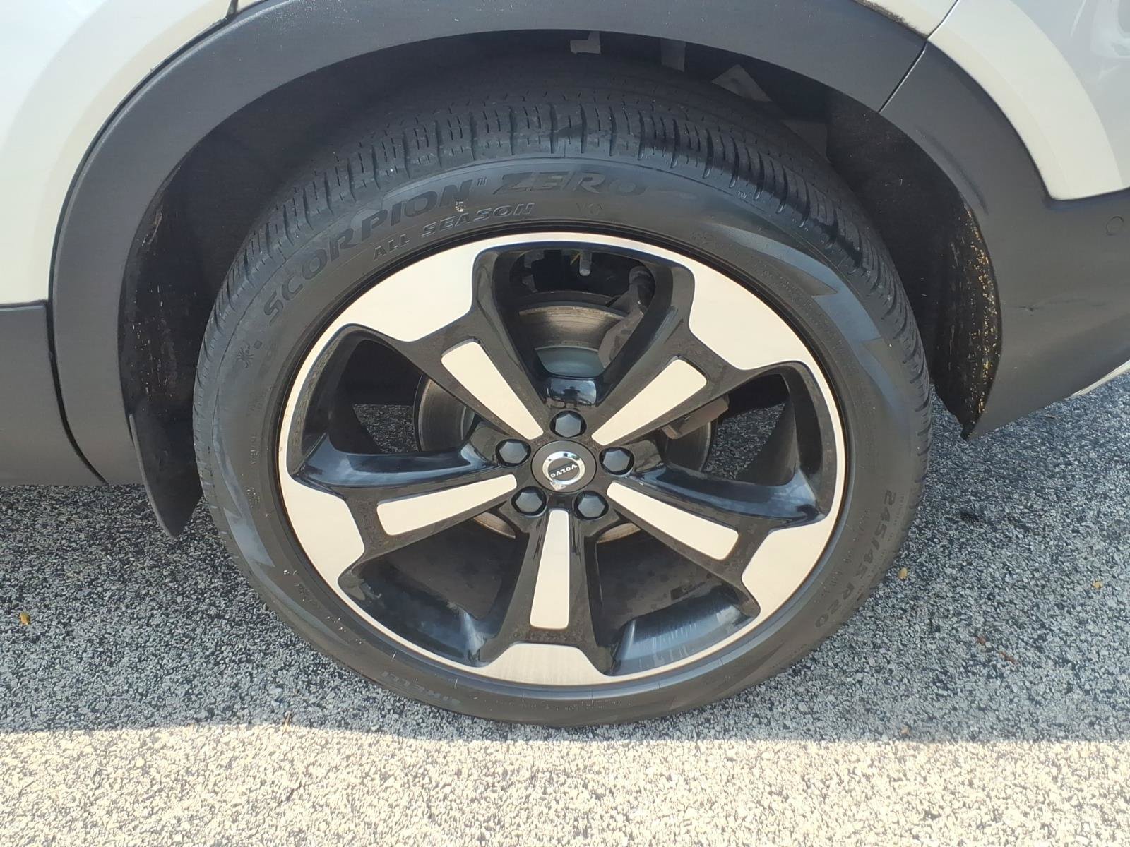 Used 2019 Volvo XC40 T5 Momentum AWD/4WD image 9