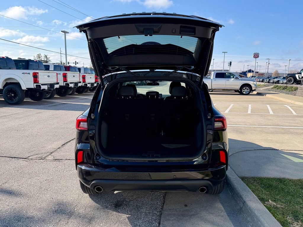 Certified 2024 Ford Escape ST-Line w/ Tech Pack #1 image 16