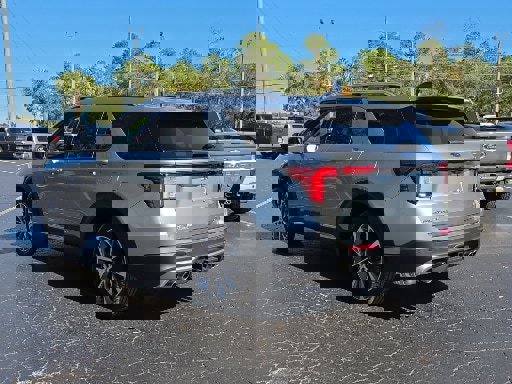 Certified 2025 Ford Explorer Platinum w/ Ultimate Package image 3