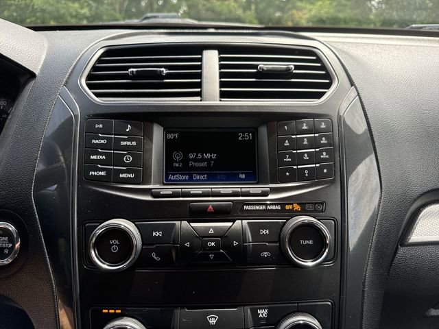 Certified 2018 Ford Explorer XLT FWD image 16