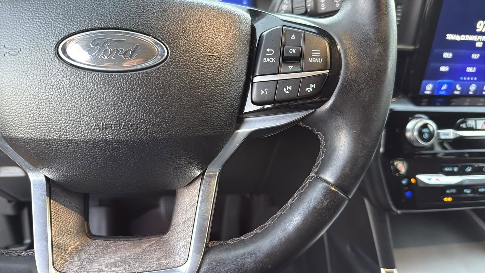 Certified 2022 Ford Explorer Platinum w/ Technology Package image 14