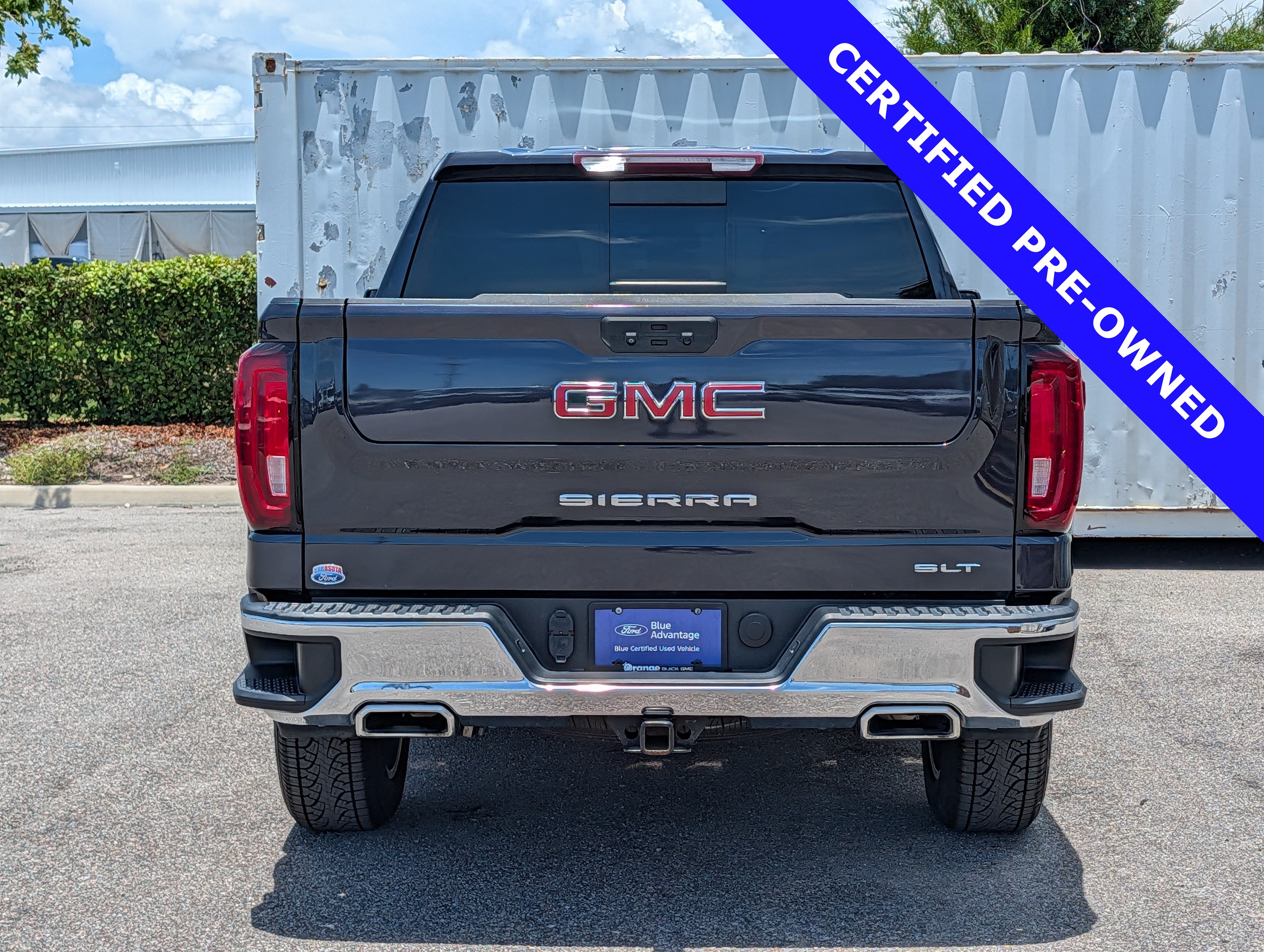 Used 2023 GMC Sierra 1500 SLT w/ SLT Premium Package AWD/4WD image 5